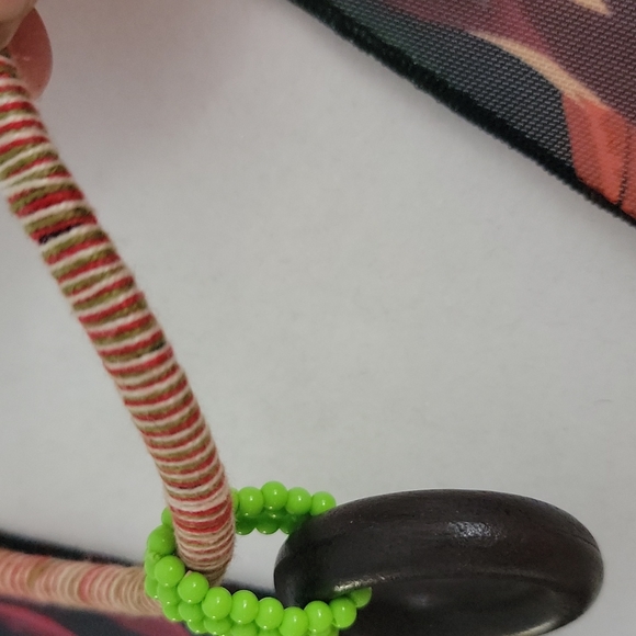 Bohi handmade wood and silk threads necklace - Picture 3 of 5